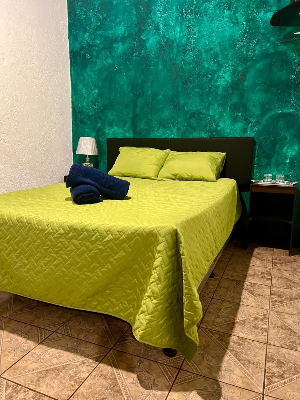 Wonderland Hostel Antigua Buitenkant foto