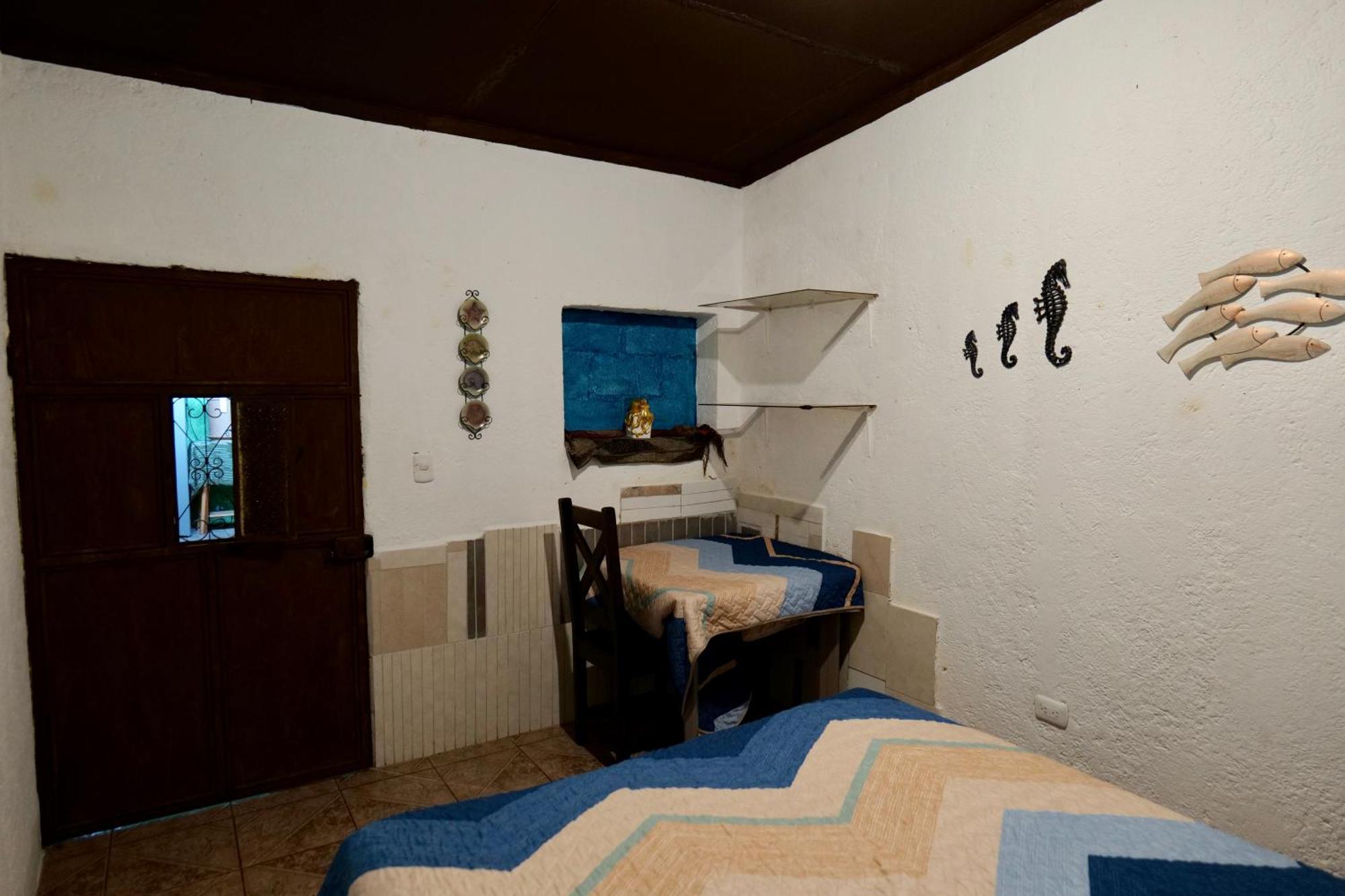 Wonderland Hostel Antigua Buitenkant foto
