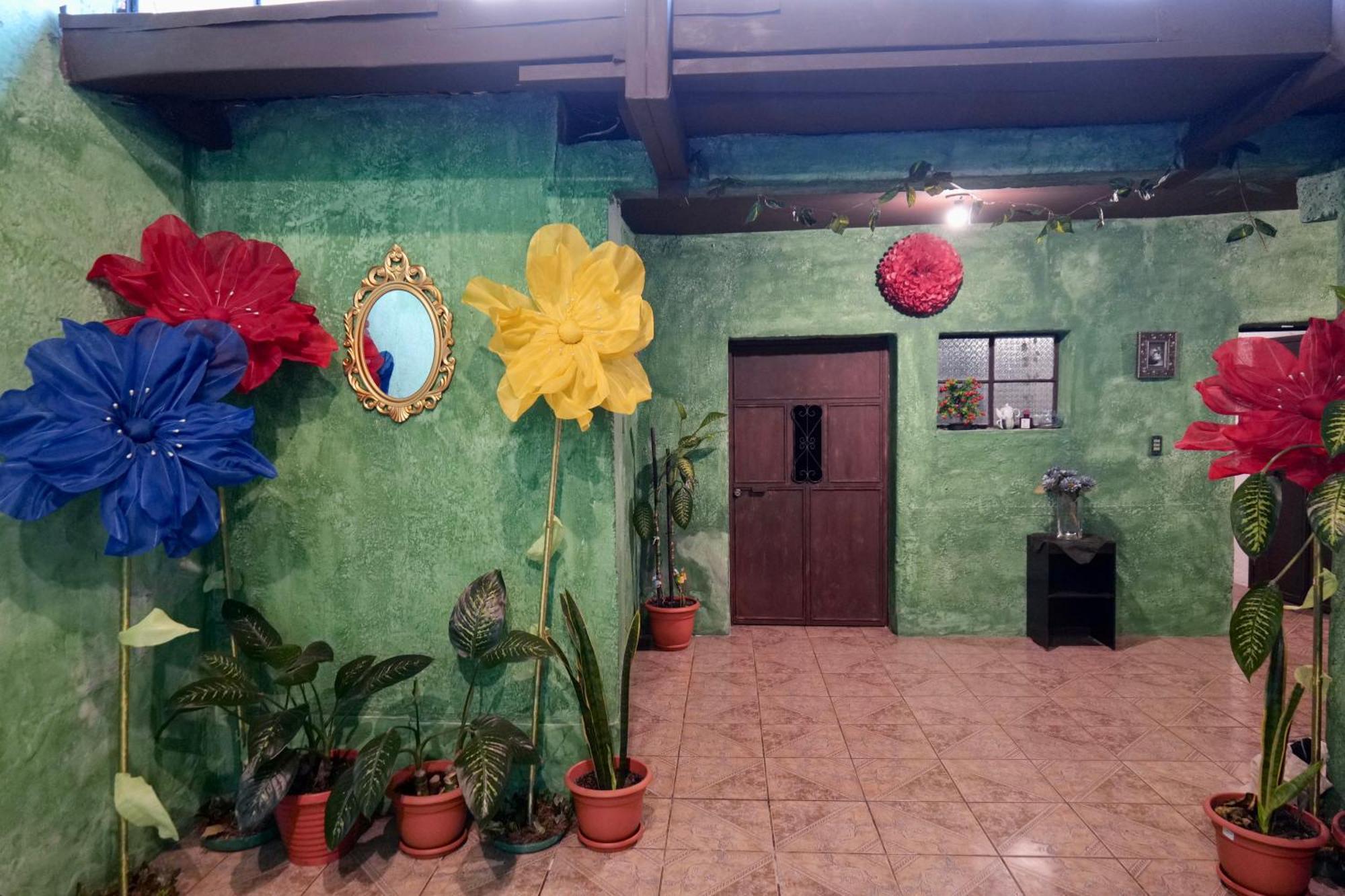 Wonderland Hostel Antigua Buitenkant foto